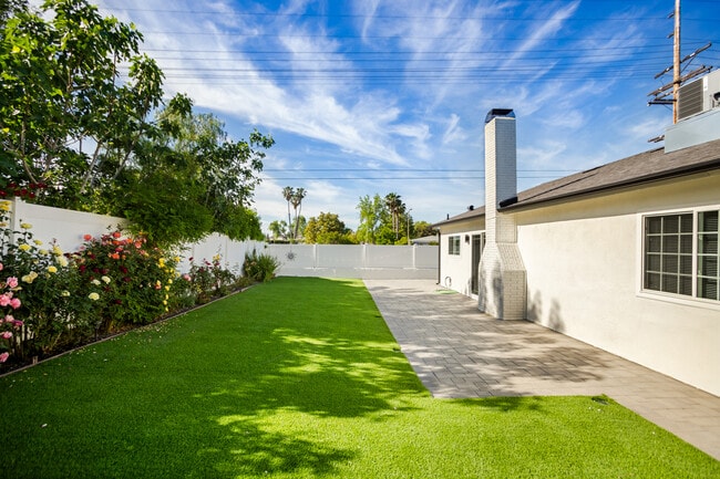 Building Photo - 8300 Sedan Ave