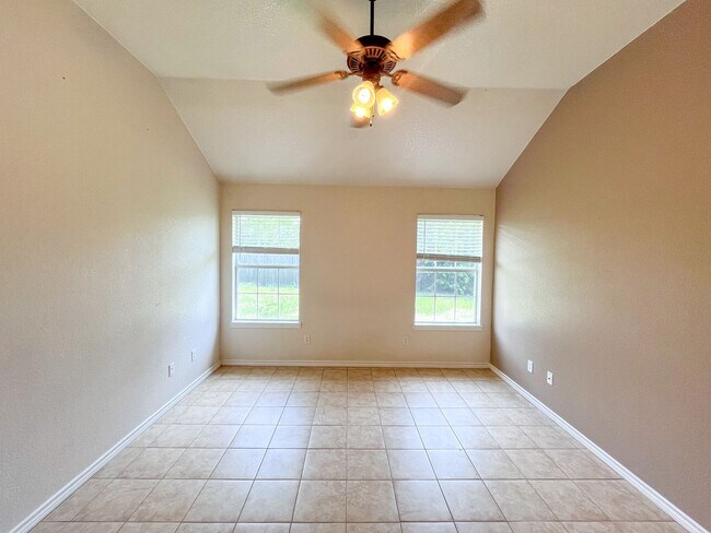 Building Photo - Available NOW!!!! This charming 1 story, 3...