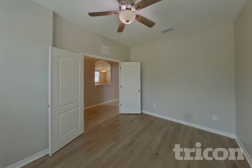 Building Photo - 12317 Fairlawn Dr