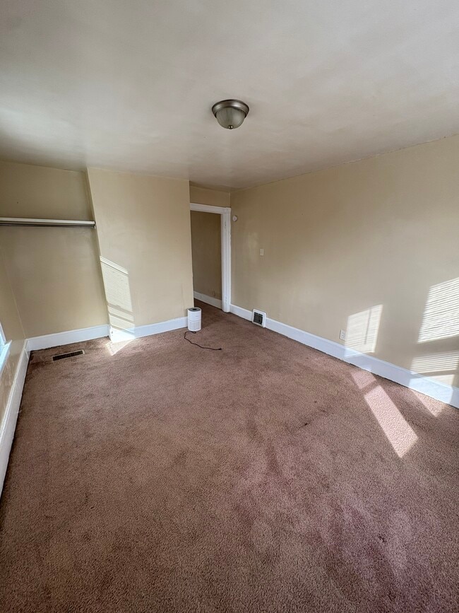 Building Photo - 67 Evans St