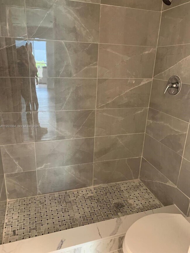 Building Photo - 442 NE 210th Cir Terrace