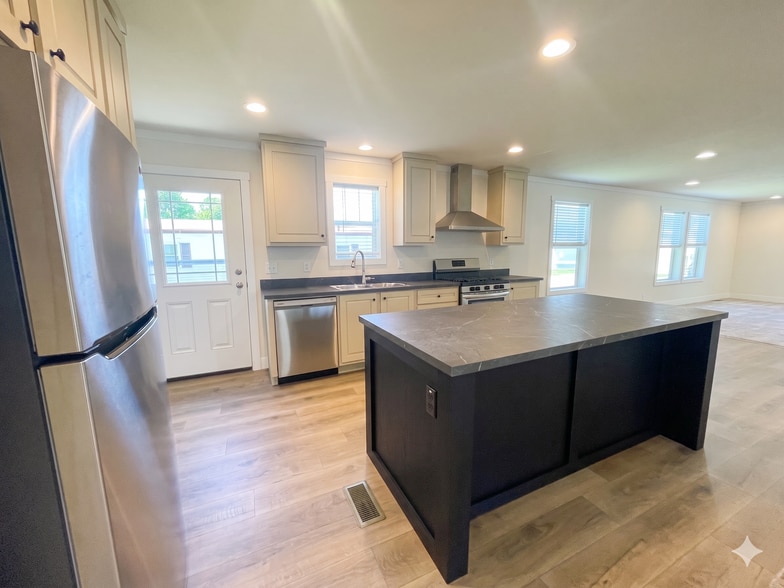 Building Photo - 30 Bellwood Dr