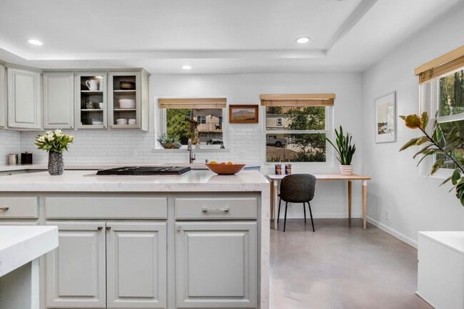 Building Photo - A charming 3-bedroom, 2.5 bath home in Don...