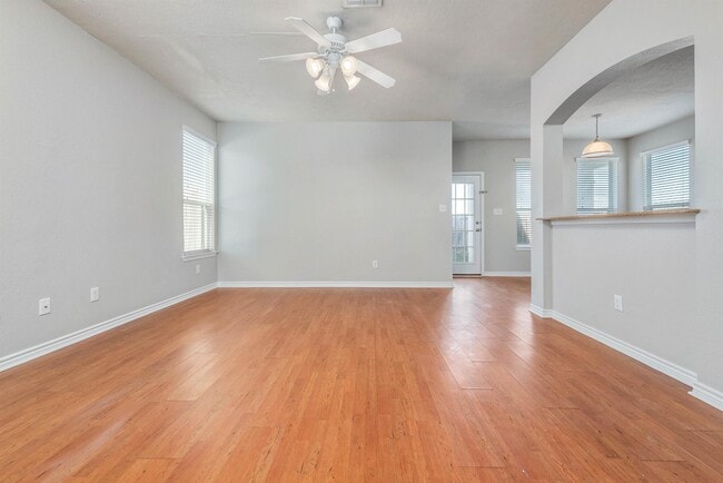 Building Photo - 2939 McLaren Dr