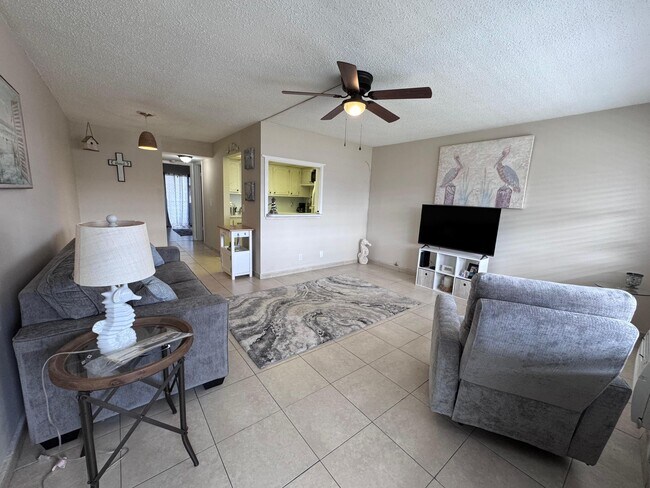 Building Photo - 16 Sussex A