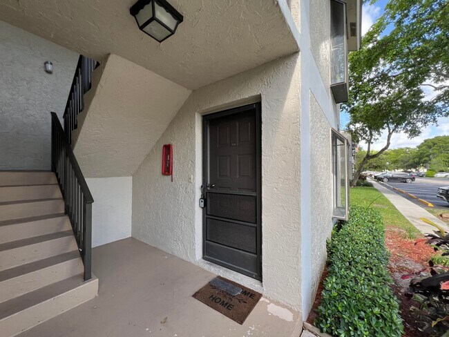 Building Photo - 717 Gardens Dr