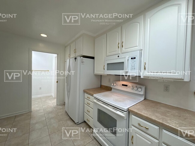 Building Photo - 1684 Twin Lakes Cir