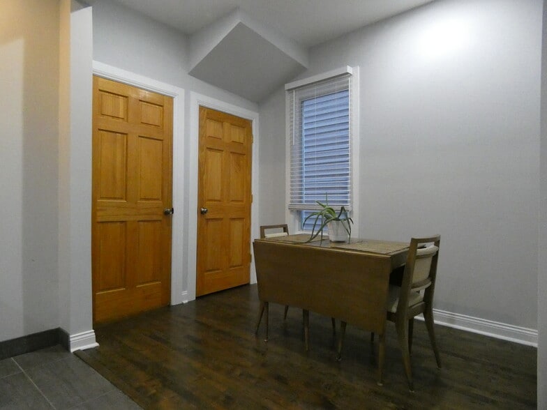 Building Photo - 1929 N Richmond St