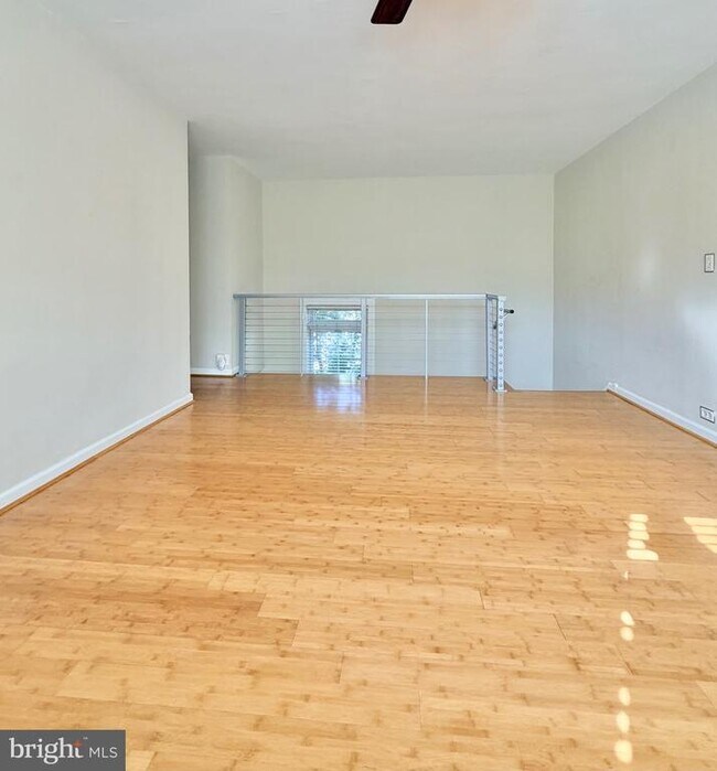 Building Photo - 3359 Martha Custis Dr