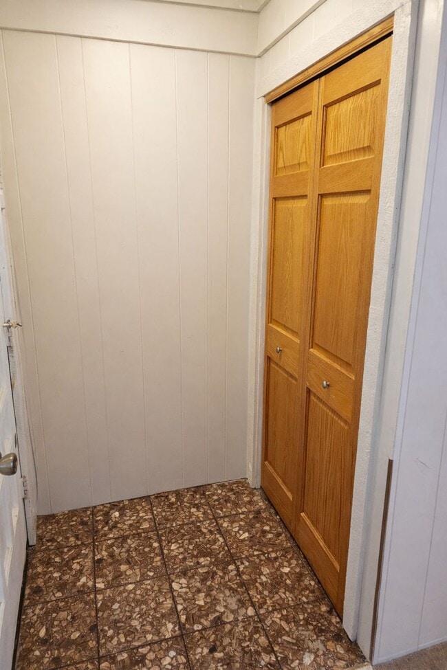 Building Photo - 426-426 W Washington Ave