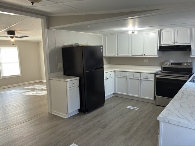 Building Photo - 2 Crosby Ln