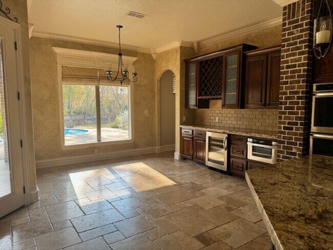 Building Photo - 4/3/2/2 Hallsville ISD Fenced Yard and Pool