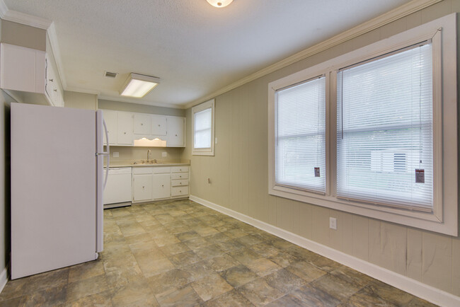 Building Photo - 3 Bedroom Augusta Home