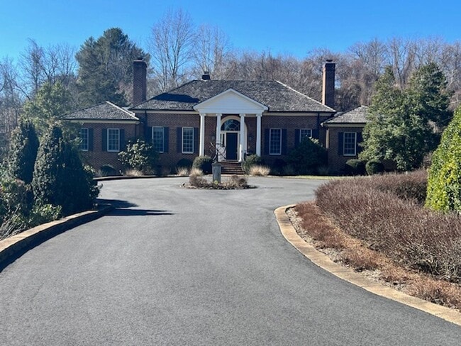 Primary Photo - 935 Garth Rd