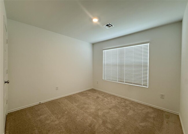 Building Photo - 16208 Lovers Ln