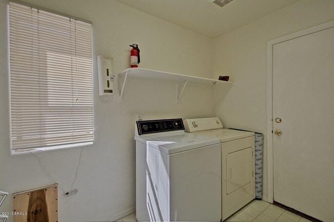 Building Photo - 9649 E Friess Dr