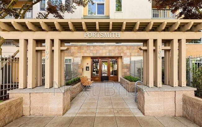 Building Photo - 109 2nd St S
