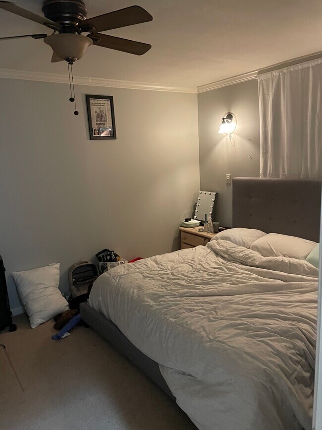 Building Photo - 740 Bayou Dr