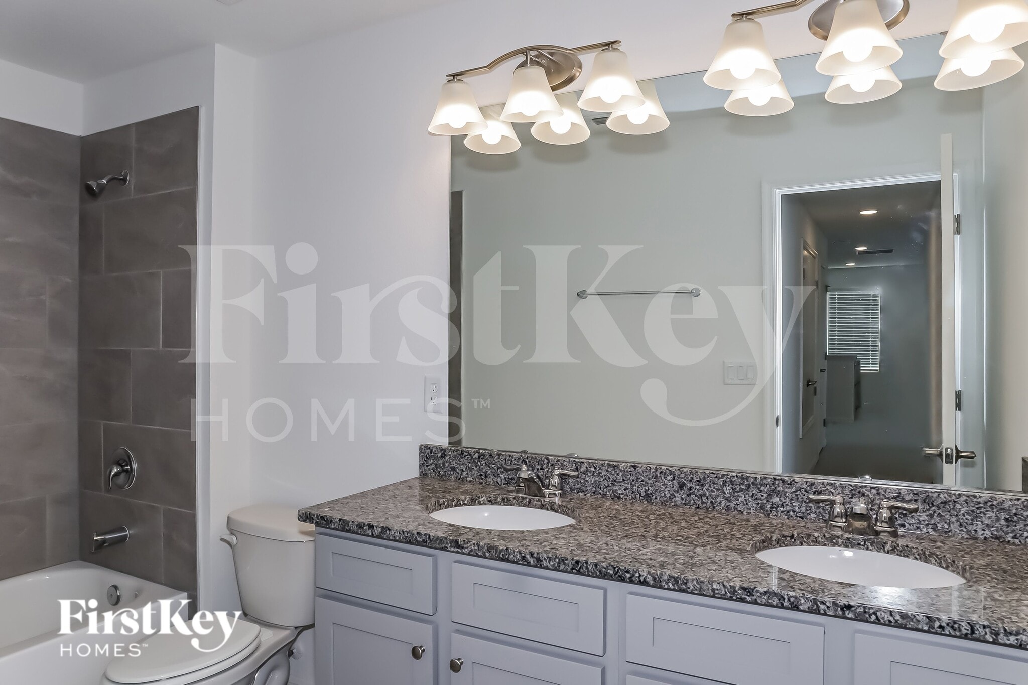 Building Photo - 1221 Spokane Pt