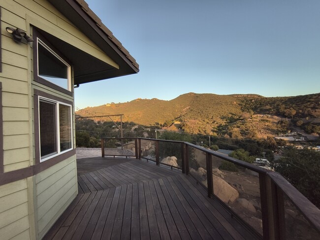 Building Photo - 2828 La Cresta Rd