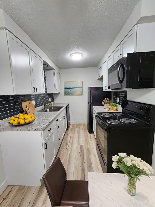 Building Photo - Mesa Heights Apartments