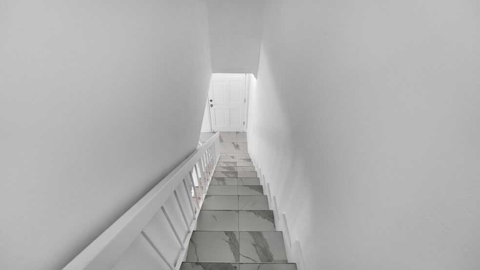 Building Photo - 1917 SW 107th Ave