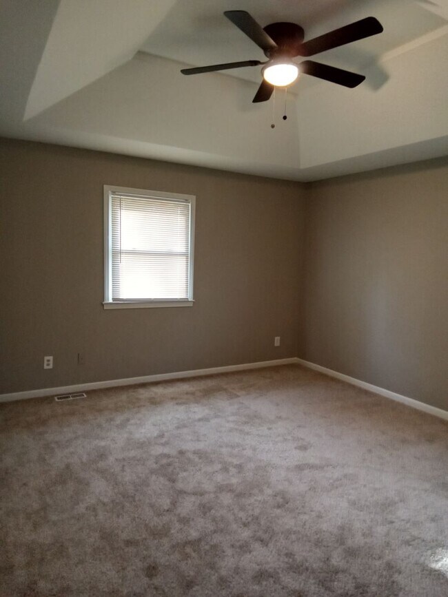 Building Photo - Coming soon! Newly Renovated SF in Liberty