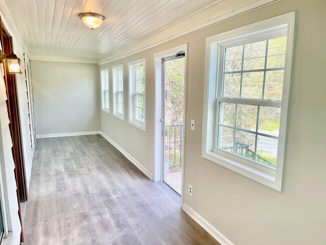 Building Photo - 1004 Highland Ave
