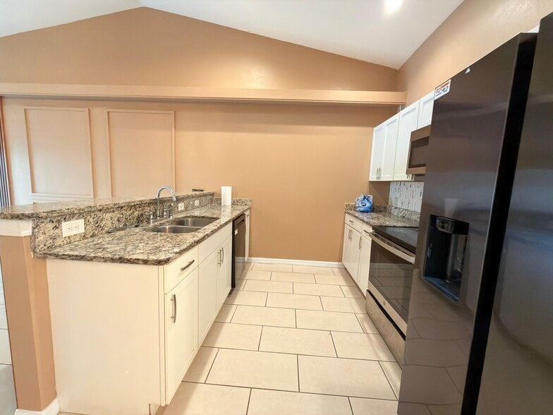 Building Photo - 4124 Skyline Blvd