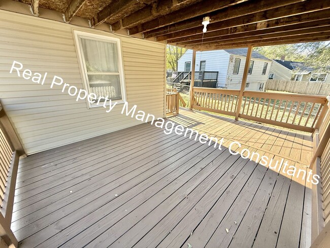 Building Photo - Charming 3-Bedroom Home with Covered Deck ...