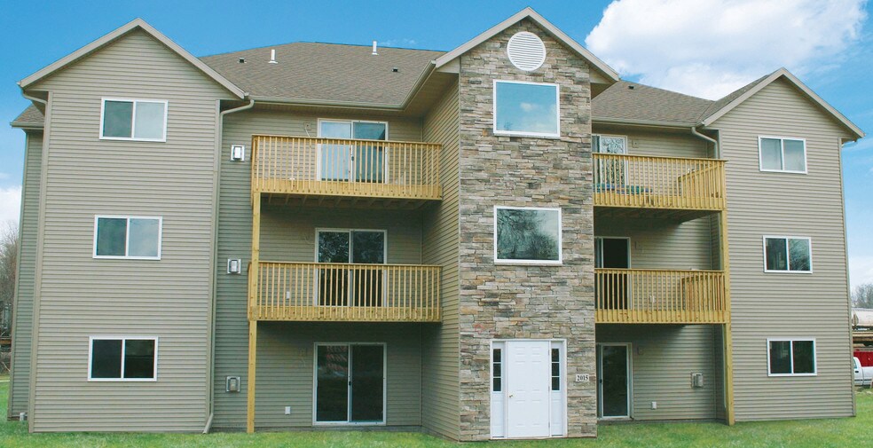 Rock Ridge Condominiums 2005 Rockford Rd SW Cedar Rapids IA 52404