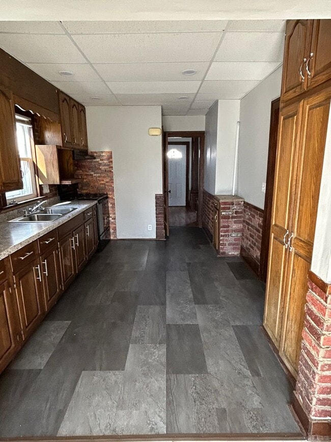 Building Photo - House for Rent