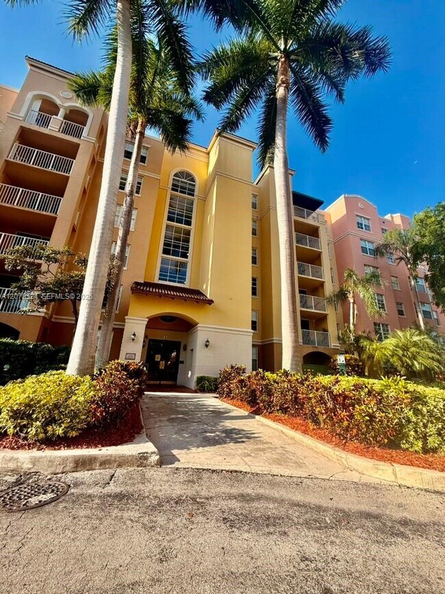 Building Photo - 19701 E Country Club Dr
