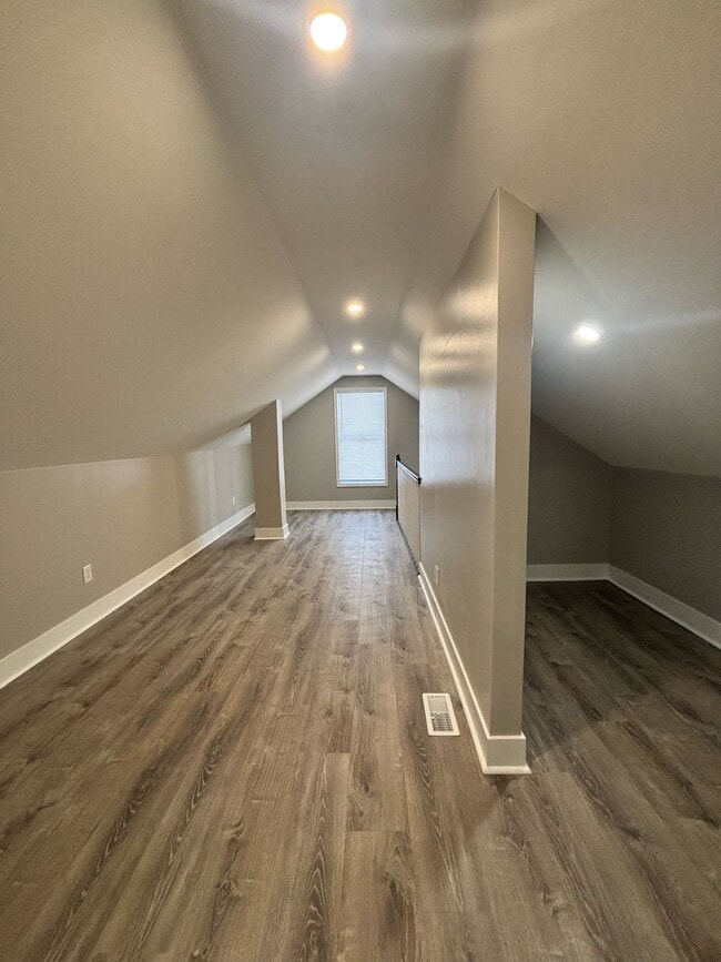 Building Photo - 5302 East Dr