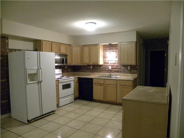 Building Photo - 983 Poplar Leaf Rd