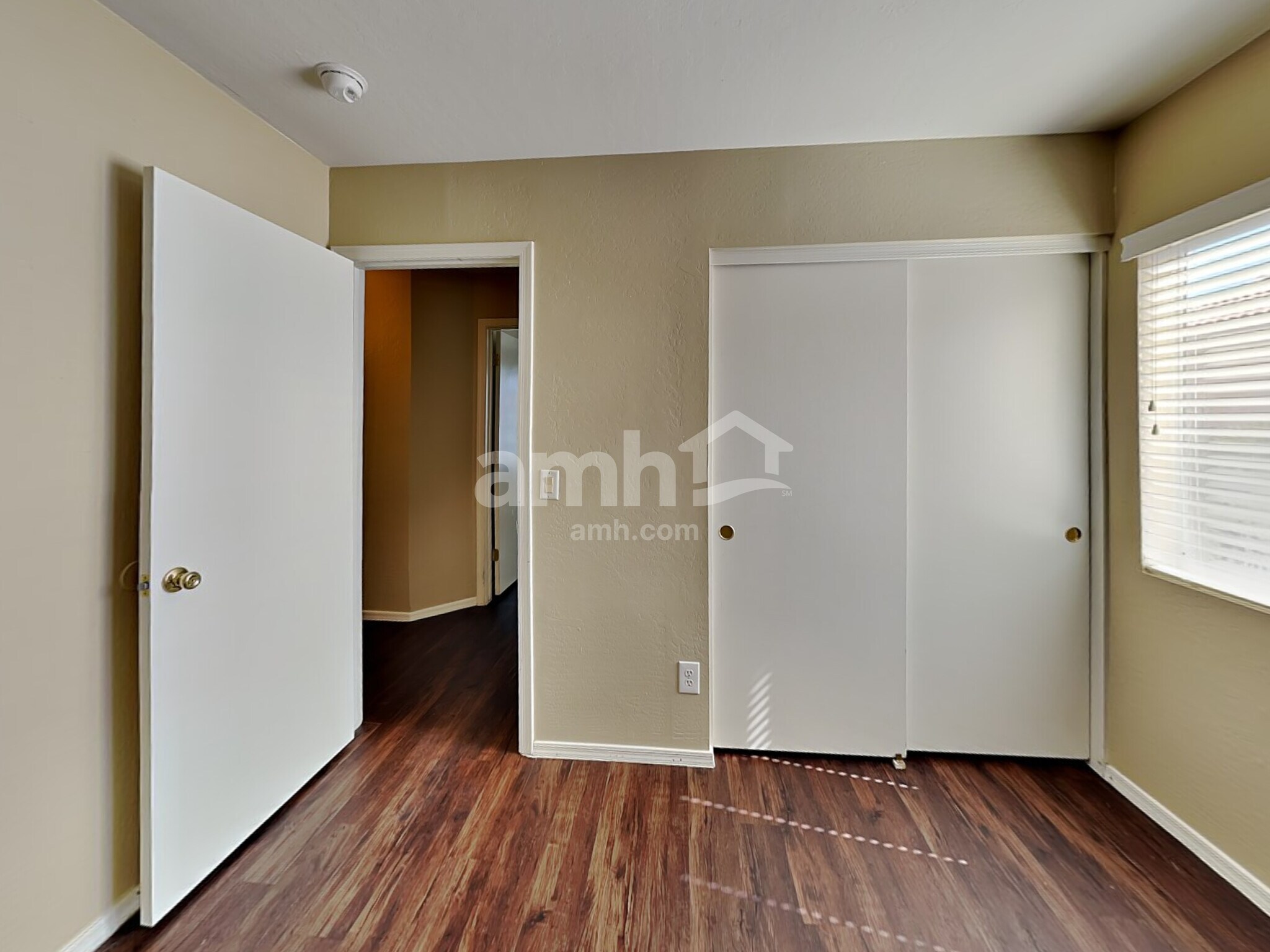 Building Photo - 11967 W Granada Rd