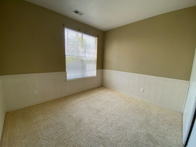 Building Photo - 2 Bedroom, 2 Full Bath in Carmel Valley