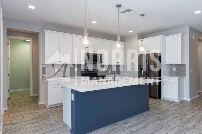 Building Photo - Beautiful Brand New Home with A POOL!