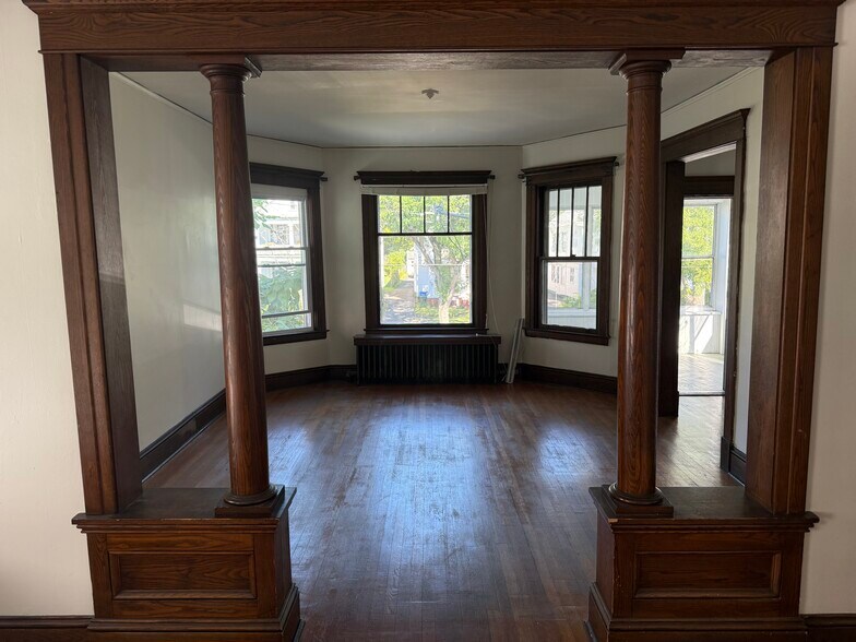 Building Photo - 77 S Pine Ave