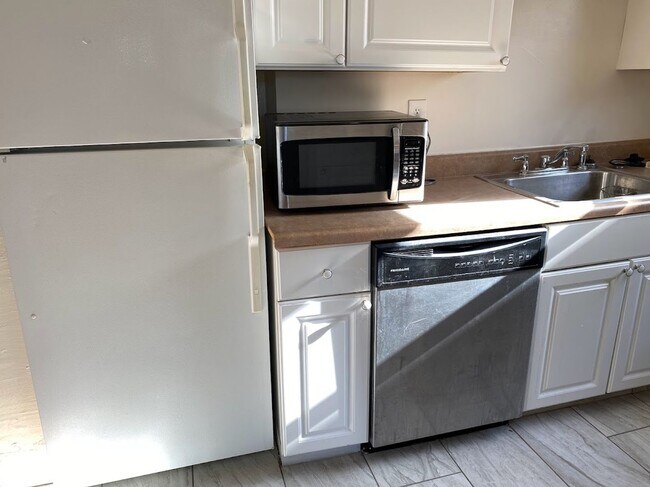 Building Photo - 2309 Eldridge St