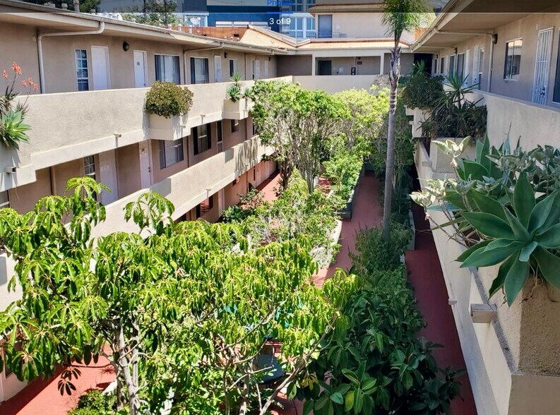 Building Photo - 4247 Inglewood Blvd