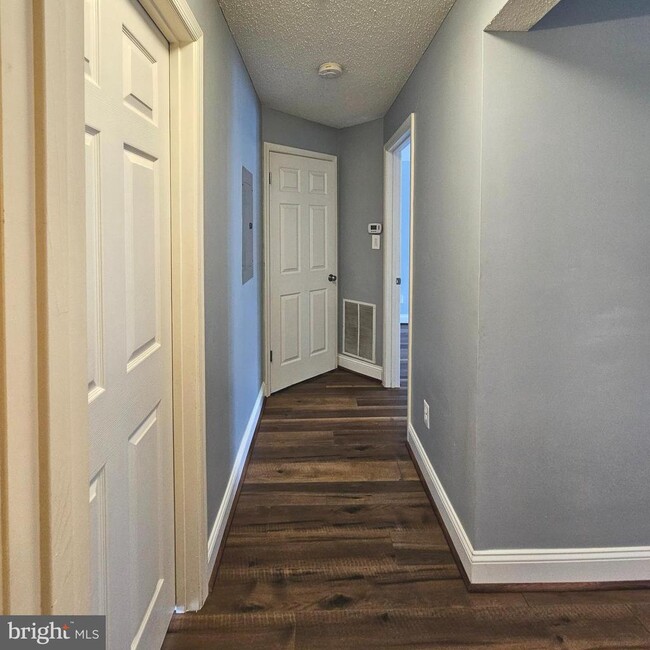 Building Photo - 7009 Birkenhead Pl