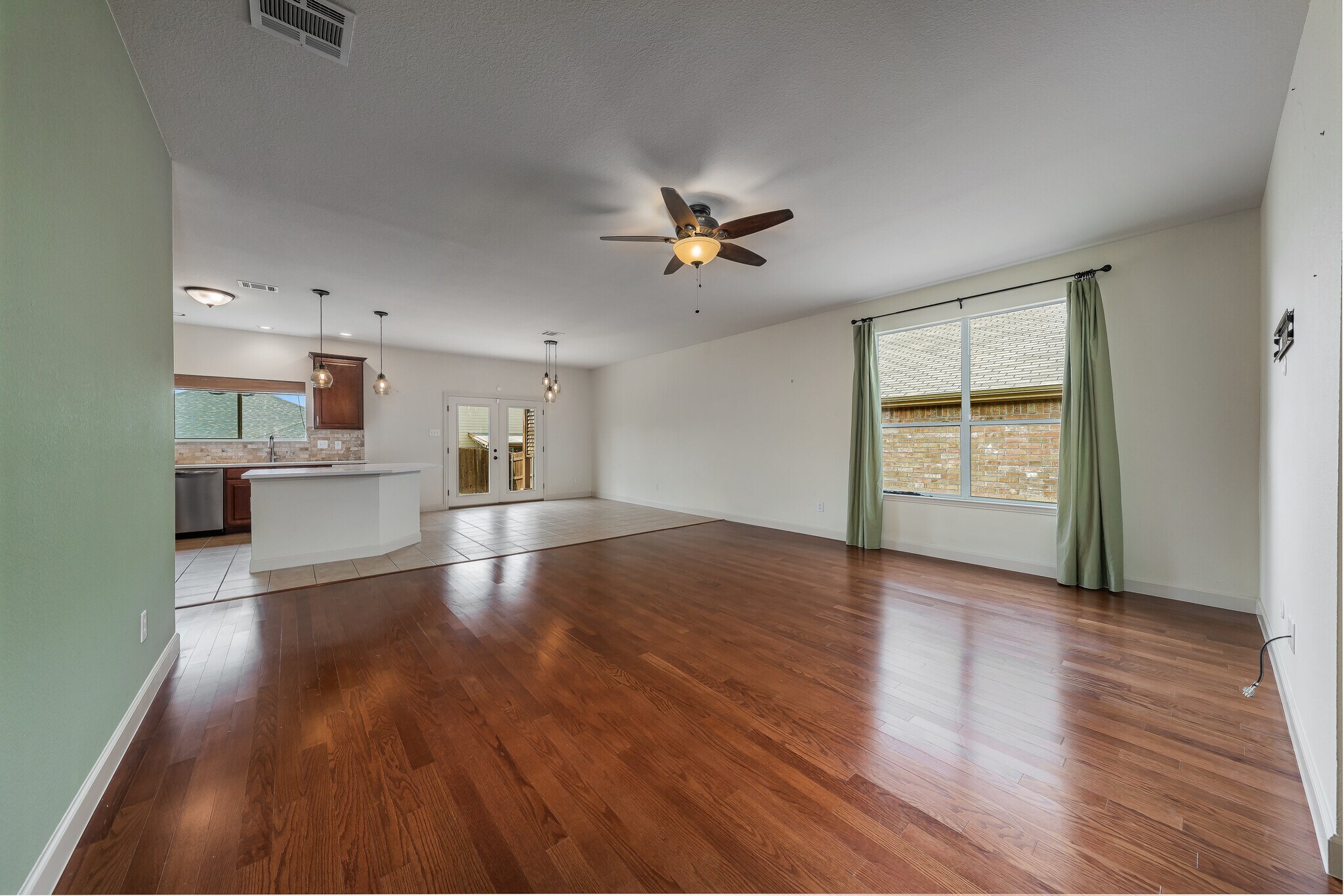 Building Photo - 5708 Sapphire Pool Trl