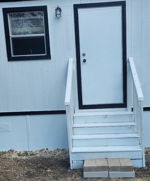 Building Photo - 125 Conestoga Tr