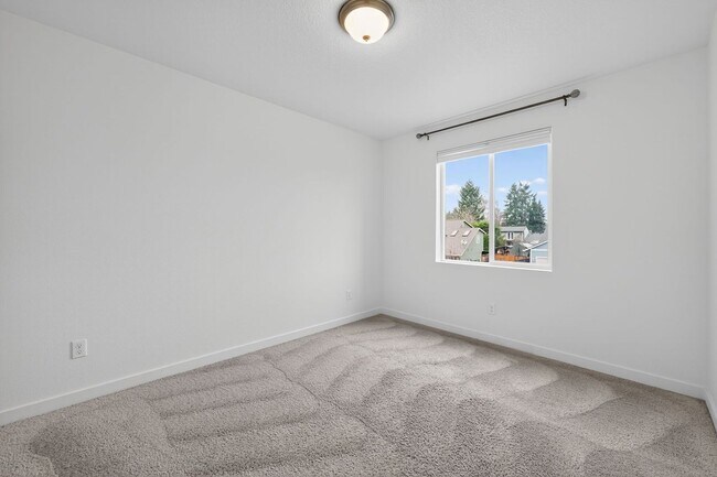 Building Photo - 2595 S Ginger St