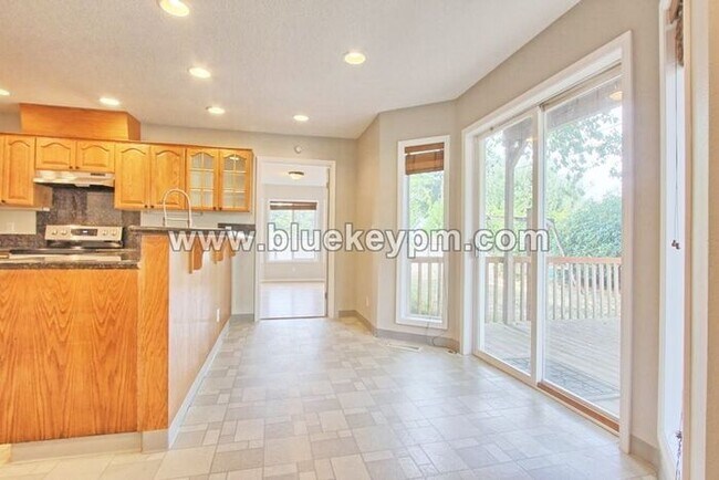 Building Photo - 1130 NE 178th Ave