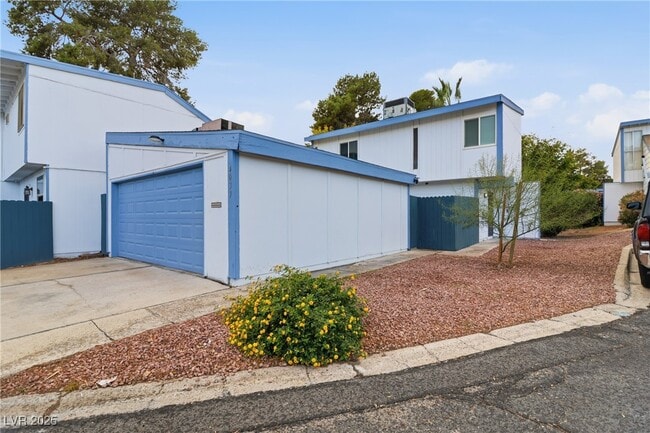 Building Photo - 4039 Village Square