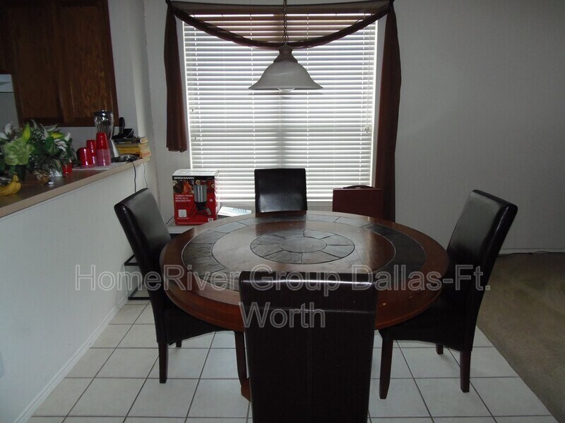 Building Photo - 2811 Oak Crest Dr