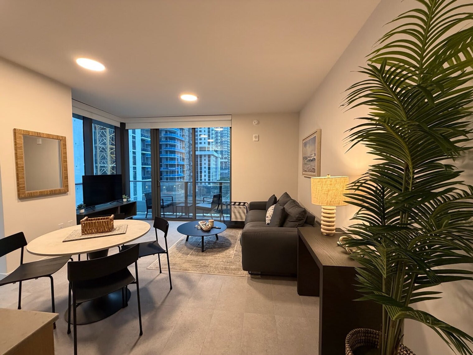 Building Photo - 121 NE 5th St