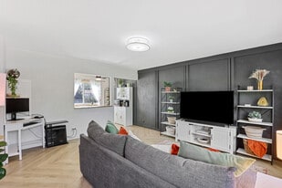 Building Photo - 2120 Rena Pl